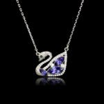 Wholesale platinum-plated swan necklace with Swarovski crystals—factory-price swan design from junejewelry.com.
