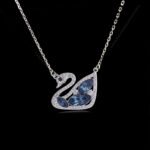 Wholesale platinum-plated swan necklace with Swarovski crystals—factory-price swan design from junejewelry.com.