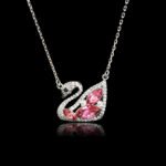 Wholesale platinum-plated swan necklace with Swarovski crystals—factory-price swan design from junejewelry.com.