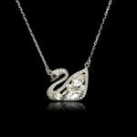 Wholesale platinum-plated swan necklace with Swarovski crystals—factory-price swan design from junejewelry.com.