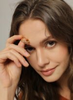 Wholesale Multi-line Ring with multi-line design, zircon inlay, and 18K gold-plated copper – sizes 7 and 8 available at junejewelry.com.