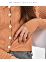 Wholesale Gold Band Ring in minimalist round arc design, real gold plated brass with high-polish finish, sizes 6-9, from junejewelry.com.