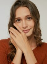 Court-Style Emerald Zircon Ring featuring an emerald-cut zircon and pavé zircon accents on a 18K gold-plated copper band from junejewelry.com—factory price, free shipping.