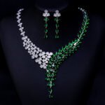 Wholesale V-shape zircon necklace and earring set in platinum-plated copper from JuneJewelry.com – elegant bridal fashion jewelry for bulk orders.