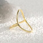 Wholesale French minimalist ring with geometric cut-out design in 18K gold plating - stackable brass finger jewelry | JuneJewelry.com