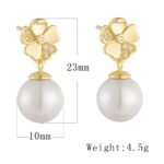 Wholesale Flower Pearl Drop Earrings, S925 sterling silver, with pearls and diamond-encrusted five-leaf clover flower design, available in 18K gold or platinum plating, European cross-border minimalist design, from junejewelry.com.