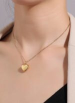 Wholesale 3D heart pendant necklace in 18K gold plated brass – minimalist love charm jewelry from JuneJewelry.com.