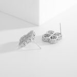 Zircon flower jewelry set wholesale – clover design necklace and earrings with shining cubic zirconia stones, gold or platinum plated.