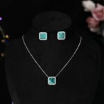 Wholesale ice crack jewelry set with zircon necklace and earrings in white gold plating – cute, fresh fashion jewelry from JuneJewelry.com.