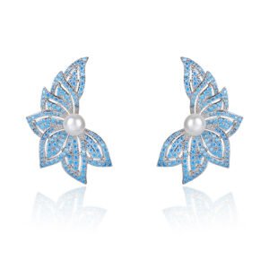 Wholesale butterfly pearl earrings with zircon pave and gold plated copper from JuneJewelry.com – luxury 925 silver needle fashion jewelry for bulk orders.