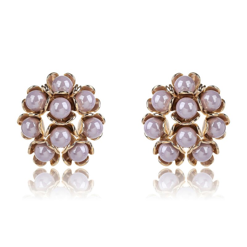 Wholesale shell pearl earrings with zircon stones and gold plated copper floral design from JuneJewelry.com – 925 silver needle fashion jewelry for bulk buyers.