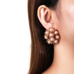 Wholesale shell pearl earrings with zircon stones and gold plated copper floral design from JuneJewelry.com – 925 silver needle fashion jewelry for bulk buyers.