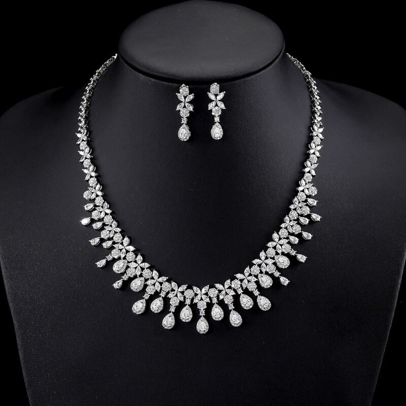 Wholesale copper zircon set featuring marquise-cut white stones and real gold plating from JuneJewelry.com – premium bridal jewelry for bulk purchase.