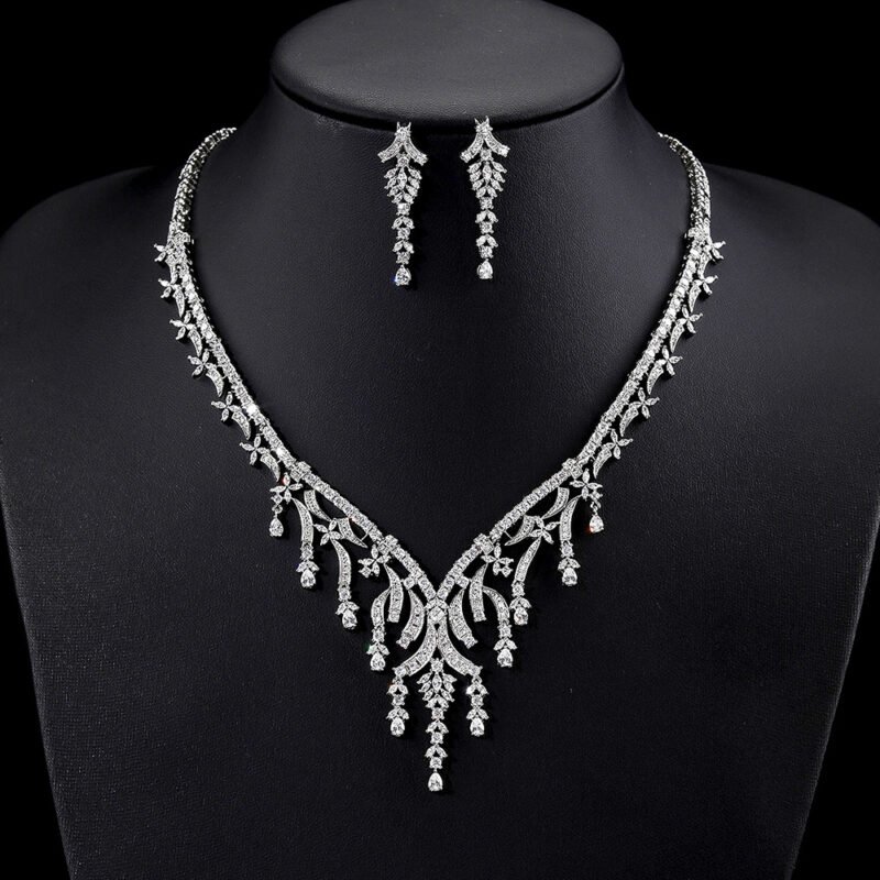 Wholesale crystal jewelry set with marquise and pear-cut zircons on real gold plated copper from JuneJewelry.com – luxury bridal jewelry for bulk orders.