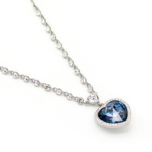 Wholesale Swarovski element heart crystal necklace: heart-shaped crystal pendant on a real gold plated copper chain for daily wear.