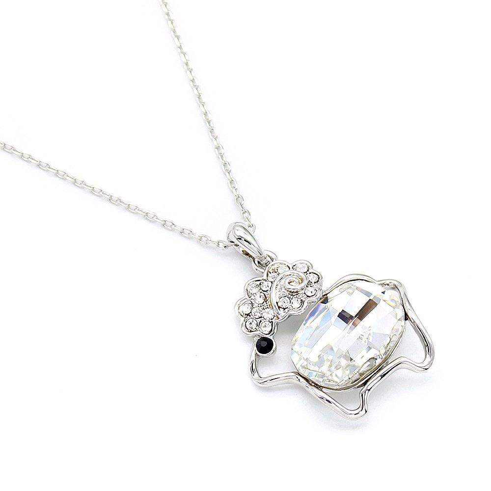 A008159N-005.118.A Adorable Swarovski element sheep crystal necklace in a unique animal pendant design, high-quality copper with real gold plating for wholesale fashion stores.