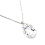 Elegant Swarovski element shell-shaped crystal pendant necklace in gold and white gold plating, sparkling jewelry from junejewelry.com.