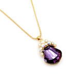 Elegant Swarovski element shell-shaped crystal pendant necklace in gold and white gold plating, sparkling jewelry from junejewelry.com.