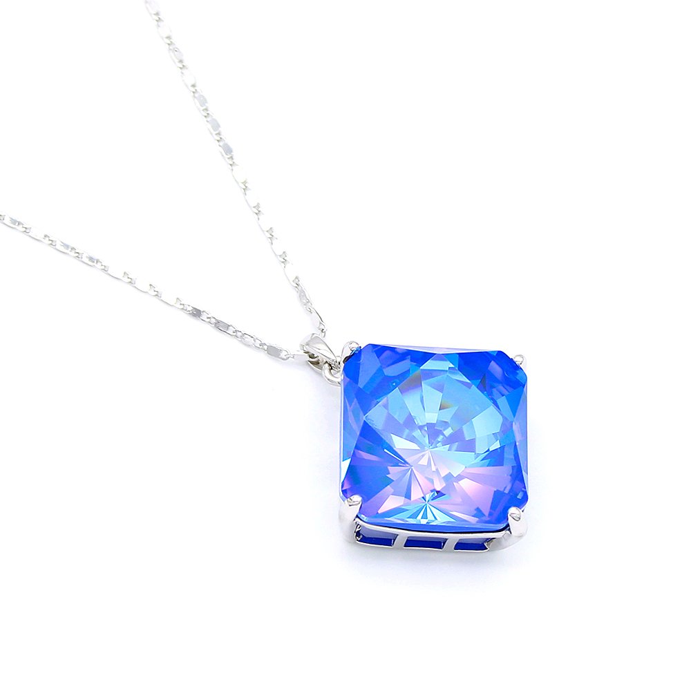 Minimalist square shaped single Swarovski element crystal pendant necklace in multiple colors for fashion jewelry wholesale at junejewelry.com.