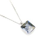 Minimalist Swarovski element crystal square necklace in white gold plated copper, high quality daily wear fashion jewelry from junejewelry.com.