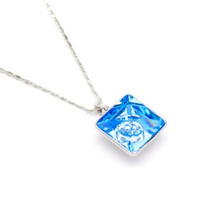 Minimalist Swarovski element crystal square necklace in white gold plated copper, high quality daily wear fashion jewelry from junejewelry.com.