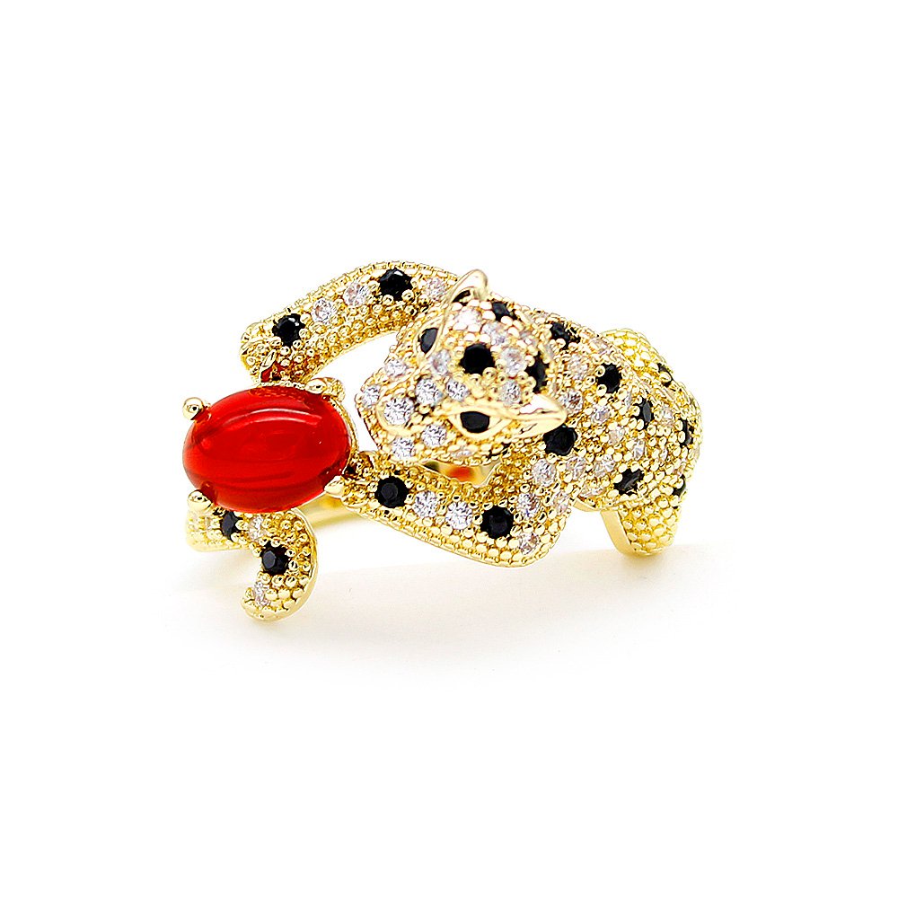 Wholesale leopard zircon ring with 18K gold plated copper and a red oval stone from JuneJewelry.com – adjustable animal jewelry for bulk orders.