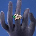 Wholesale leopard zircon ring with 18K gold plated copper and a red oval stone from JuneJewelry.com – adjustable animal jewelry for bulk orders.