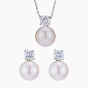 High-end light luxury pearl jewelry set wholesale featuring a brilliant round zircon solitaire pendant necklace and matching pearl stud earrings from junejewelry.com