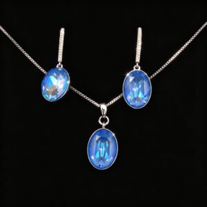 Wholesale oval jewelry set made of white gold plated copper with royal blue Swarovski element crystals from JuneJewelry.com.