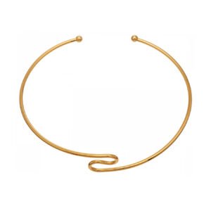 Model wearing 18K gold plated minimalist open wave torque choker necklace
