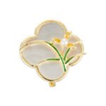 Vintage style four leaf clover mother of pearl orchid brooch wholesale featuring a natural white mother of pearl clover base overlaid with green enamel orchid leaves and a freshwater pearl flower center in gold or silver finish from junejewelry.com