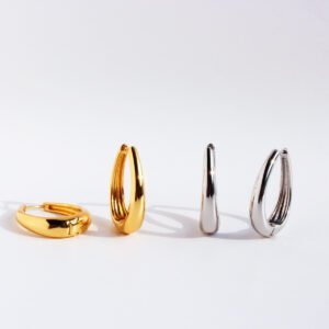Wholesale modern waterdrop oval huggie hoop earrings with genuine 18K gold and white gold plating on copper