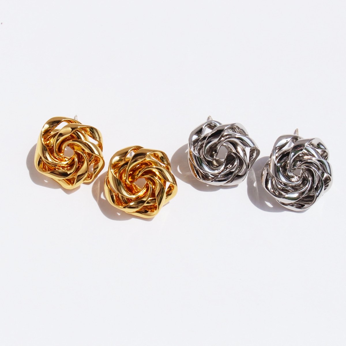 291 (1) Wholesale vintage abstract swirl rose floral stud earrings with genuine 18K gold and white gold plating on copper