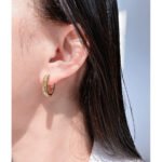 Wholesale textured ribbed huggie hoop earrings with genuine 18K gold and white gold plating on copper