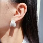 Wholesale modern wide curved open C hoop earrings with genuine 18K gold and white gold plating on copper