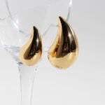 Wholesale classic chunky gold teardrop stud earrings with genuine 18K gold and white gold plating on copper