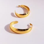 Wholesale chunky wide curved open hoop earrings with genuine 18K gold and white gold plating on copper