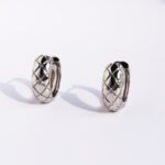 Wholesale classic French quilted lattice pattern huggie hoop earrings with genuine 18K gold and white gold plating on copper
