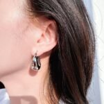 Wholesale classic chunky teardrop waterdrop hoop earrings with genuine 18K gold and white gold plating on copper