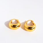 Wholesale classic chunky teardrop waterdrop hoop earrings with genuine 18K gold and white gold plating on copper