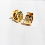 Wholesale vintage textured huggie hoop earrings with genuine 18K gold and white gold plating on copper