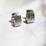 Wholesale vintage textured huggie hoop earrings with genuine 18K gold and white gold plating on copper