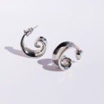 Wholesale modern swirl sculptural chunky stud earrings with genuine 18K gold and white gold plating on copper