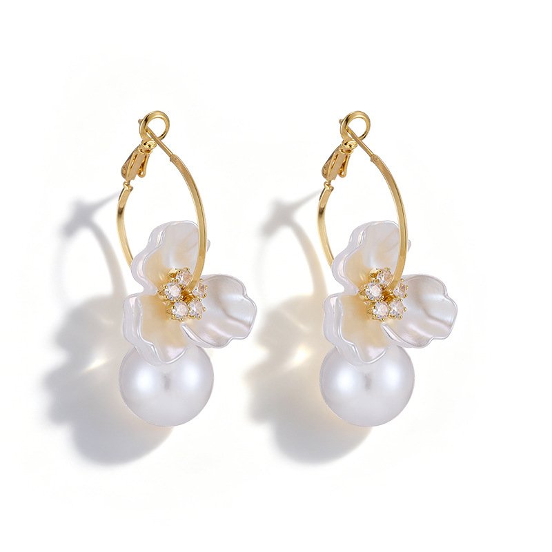 Shell pearl floral hoop earrings wholesale featuring slim oval wire hoop with 3D carved acrylic blossom petal, pavé cz flower center, and dangling pearl bead on 18k gold and palladium plated brass.